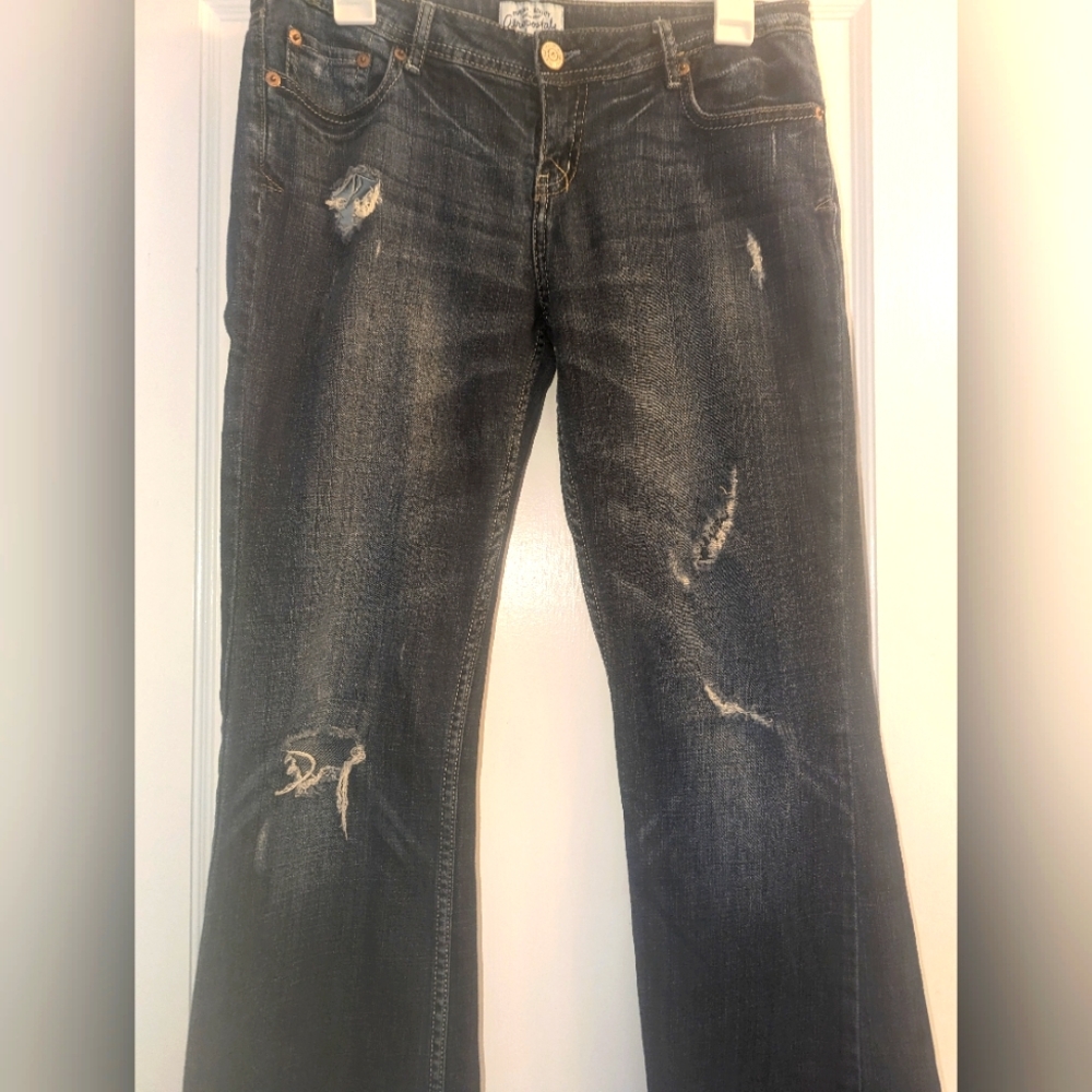 Aeropostale distressed, bootcut jeans, size 9/10